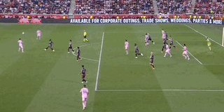 开云棋牌下载-打卡半小时解锁美职足首球，这样的梅西谁挡得住！