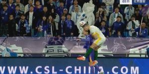 斯帕吉奇送上救护车后已经苏醒，目前正在医院接受进一步检查