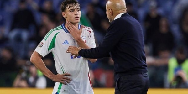 开云app官网-2粒艺术品般的进球！39分钟的完美意大利！