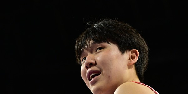 开云app官网-😍半场两双！杨瀚森半场独揽10分10板外加2助1帽 正负值+17！